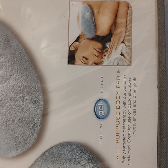 NWOT Personal Spa Set With Therapeutic Gel Inserts Ultra Soft Hot And - Picture 7 of 10